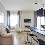 Elegant & Spacious - 30 Min From Venice - King Beds! 公寓