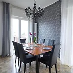 Elegant & Spacious - 30 Min From Venice - King Beds! * 特雷维索