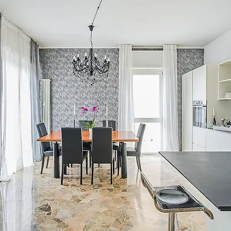 Apartment Elegant & Spacious - 30 Min From Venice - King Beds! Treviso