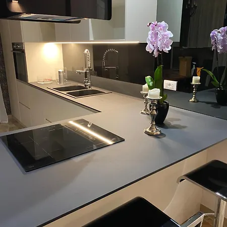 Apartment Elegant & Spacious - 30 Min From Venice - King Beds!