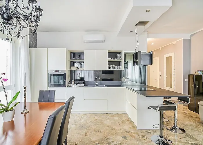 Elegant & Spacious - 30 Min From Venice - King Beds! דירה טרוויסו