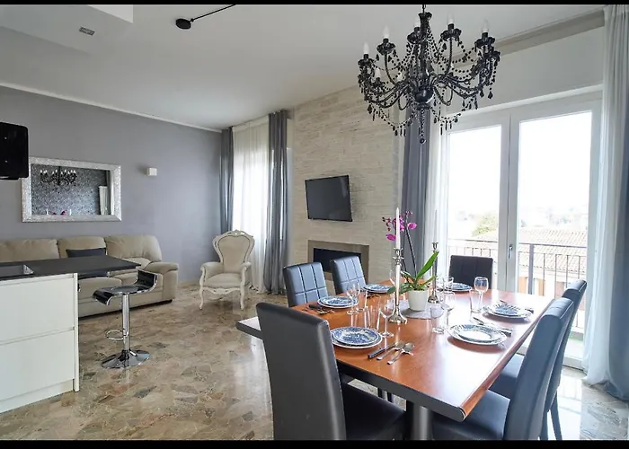 Elegant & Spacious - 30 Min From Venice - King Beds! トレヴィーゾ